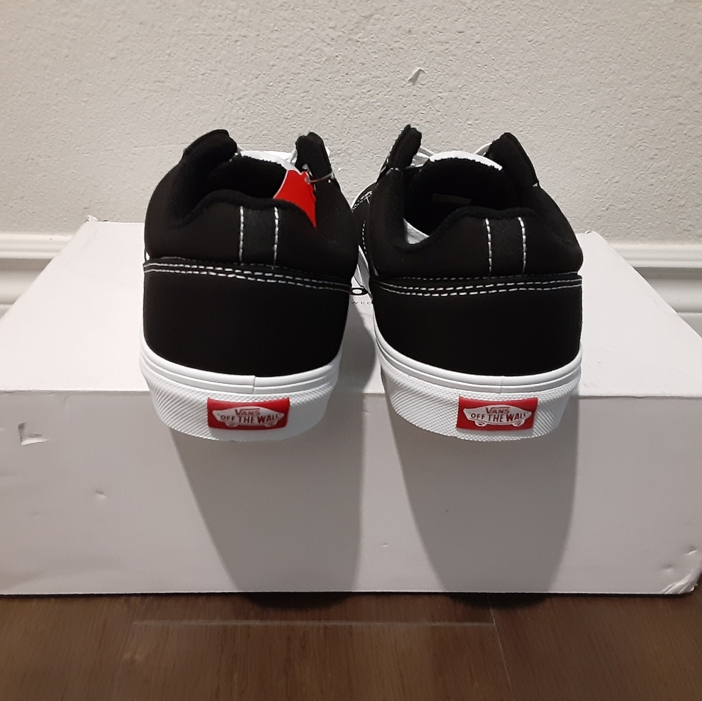 Vans - Picture 4 of 4